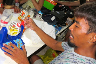 but how come he won all the prizes? malapascua party, bingo philippines, scuba diving philippines