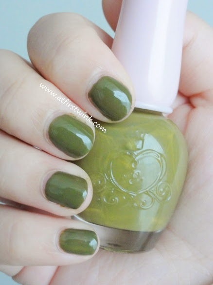 Etude House nail polish DGR704 - Only Olive swatches