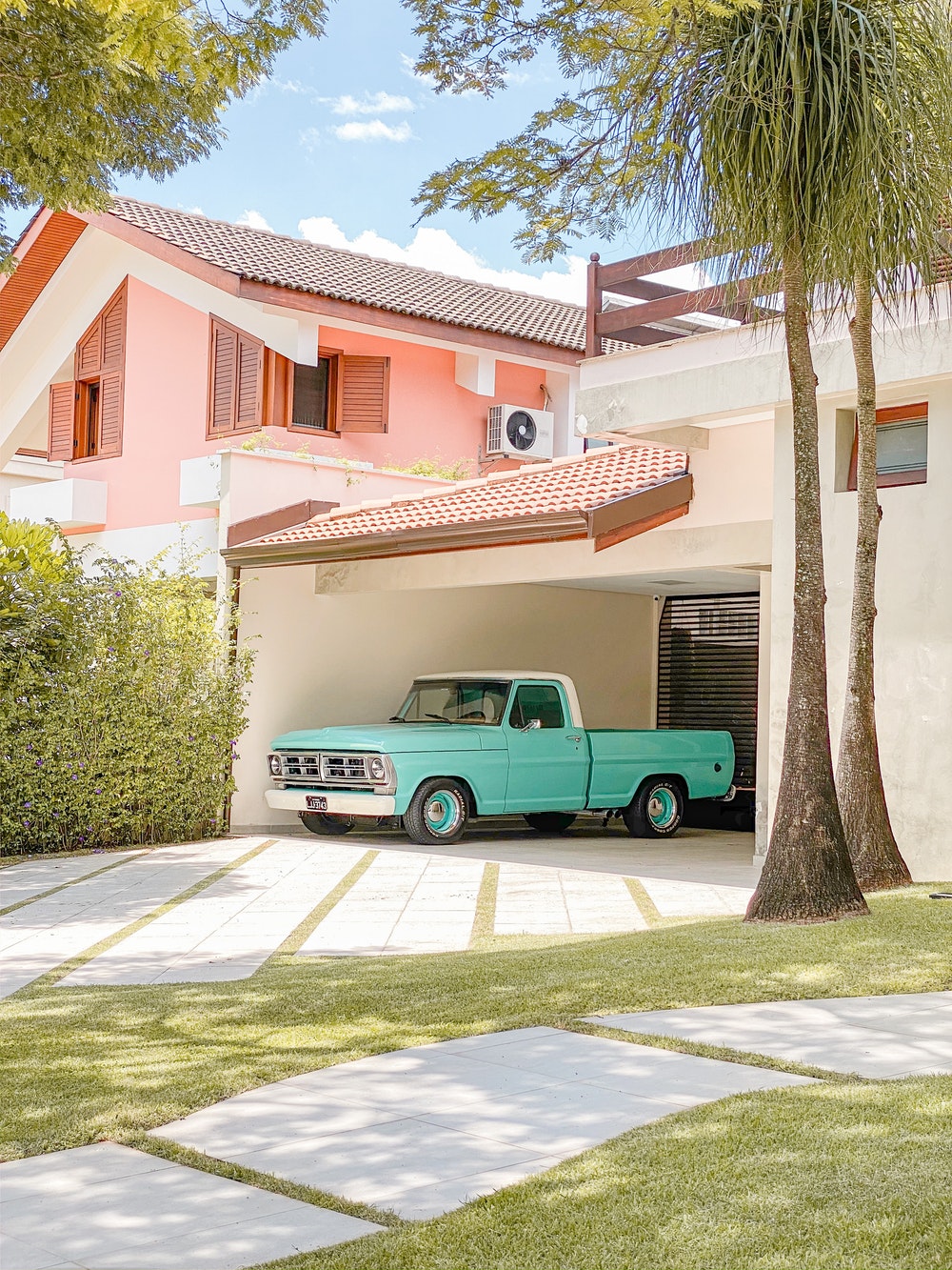 How to Select the Right Colour for a Garage Door