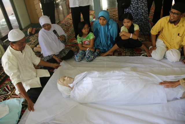 BLOG PENDIDIKAN: Pelatihan Perawatan Jenazah