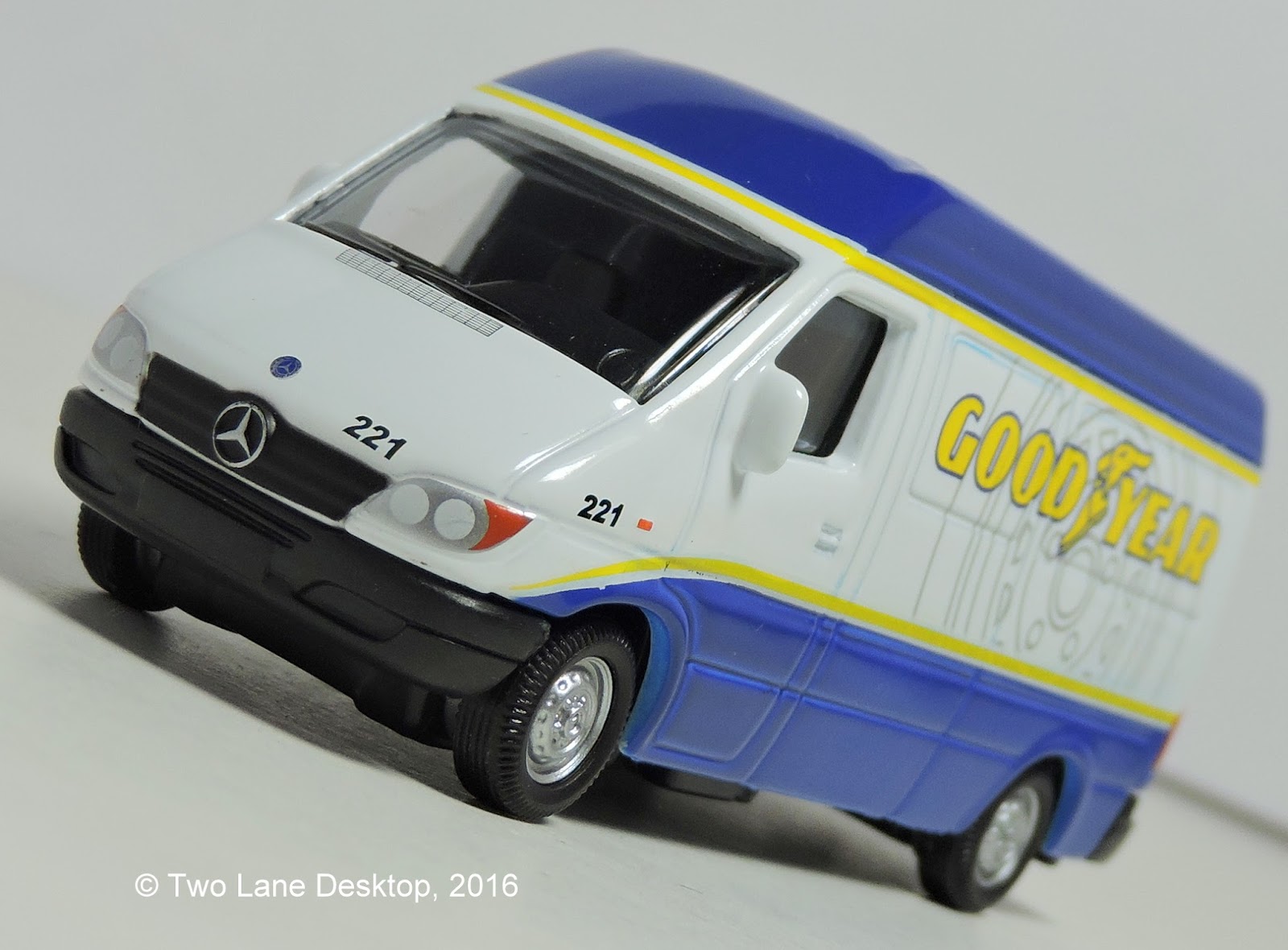 MercedesBenz Sprinter's Maisto (M.C. Toys) Mercedes TN van