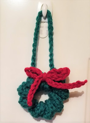 Easy to Crochet Wreath Ornament