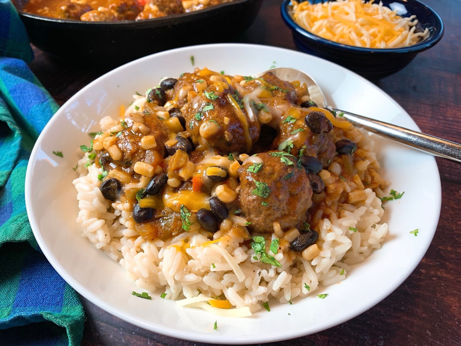 Meatballs with Salsa Gravy