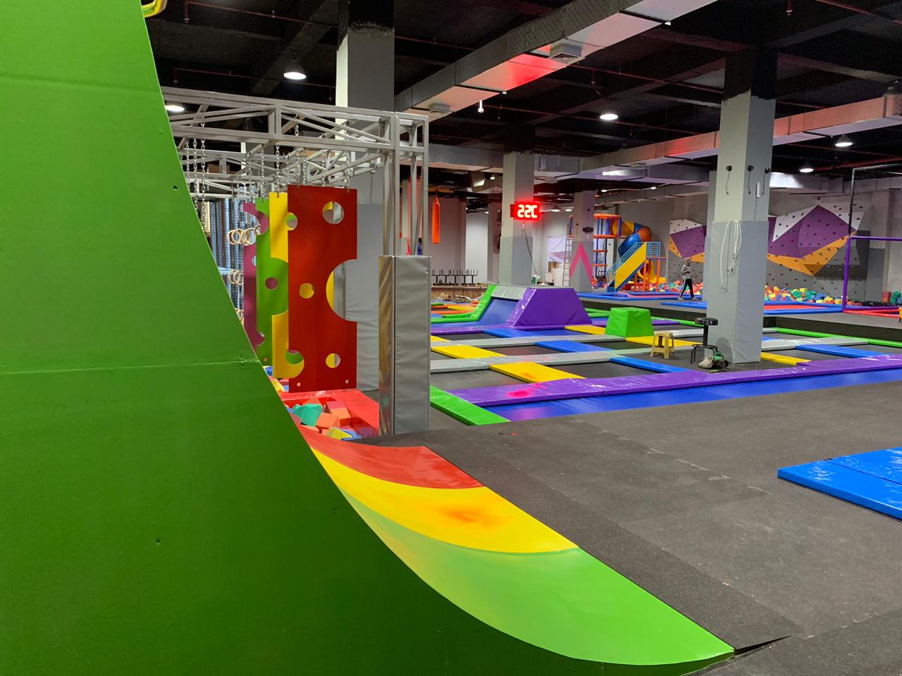 BOULDER TRAMPOLINE OFFICIAL Trampolin Park