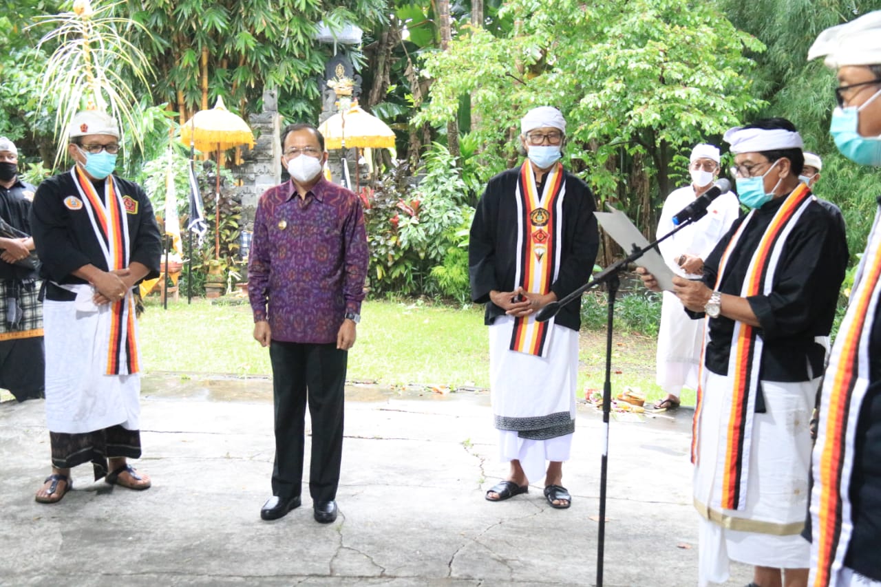 Gubernur Koster Dinobatkan Sebagai Dewan Penasehat Utama PPS Kertha Wisesa