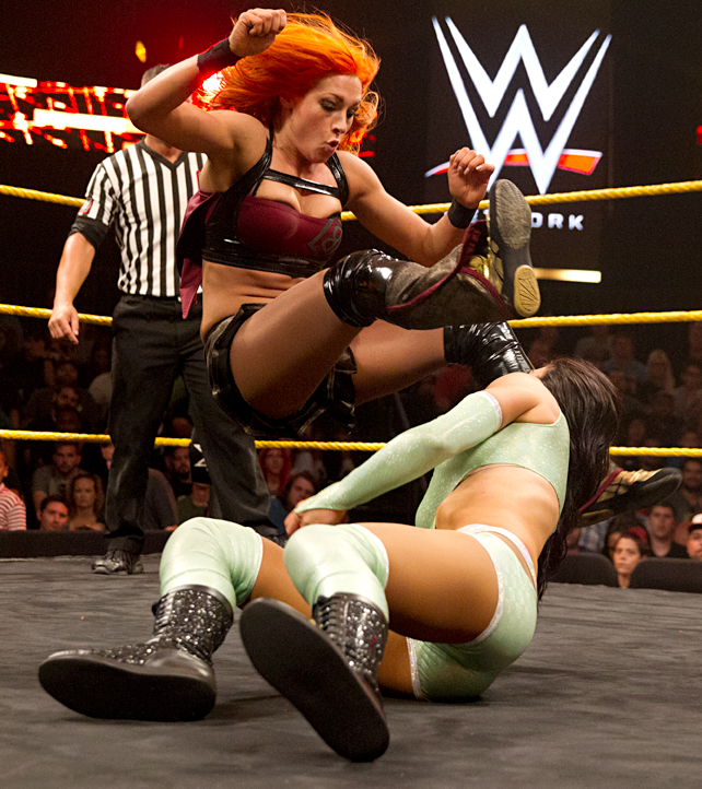 Jessie McKay vs Becky Lynch - WWE NXT Wrestling