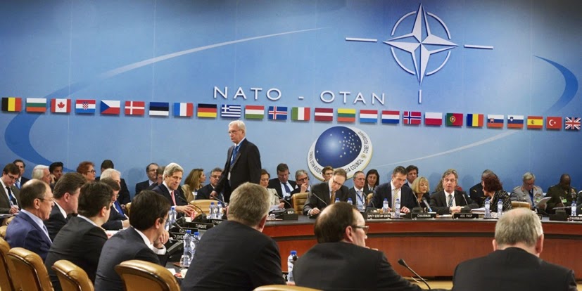 НАТО висилає вісім дипломатів з представництва Росії при альянсі