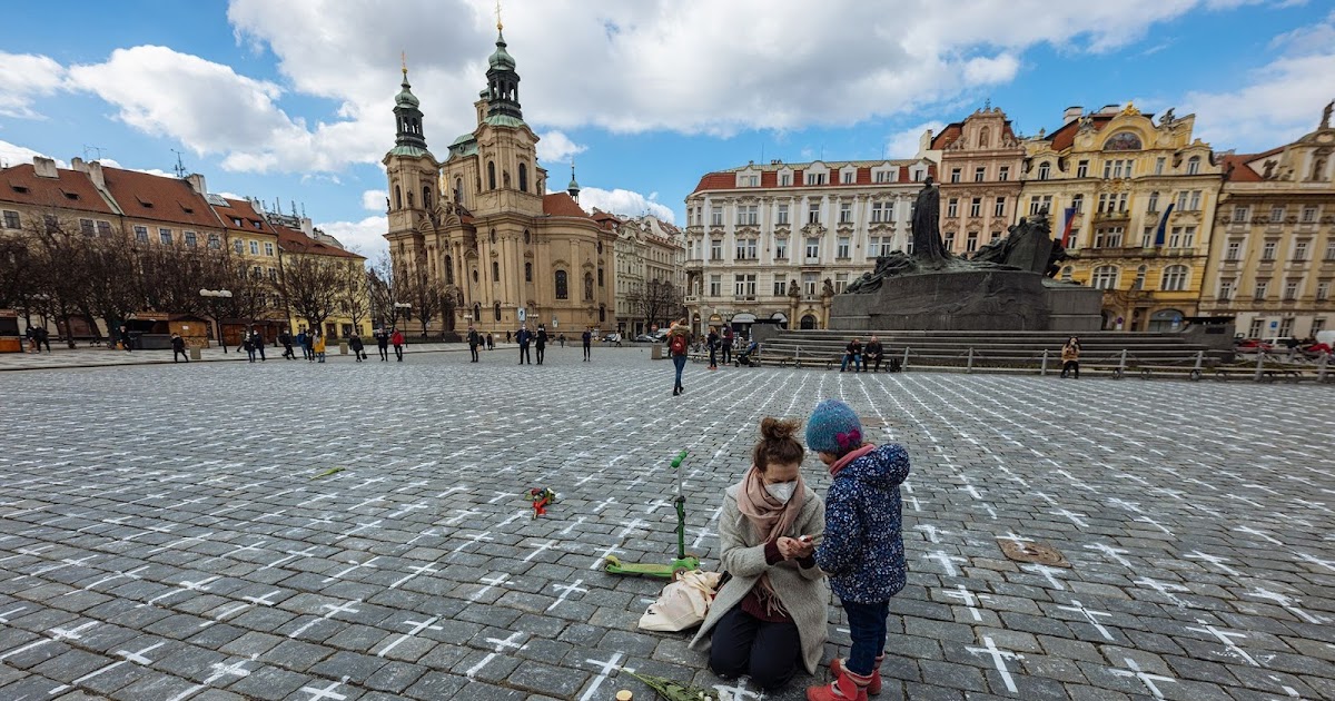 PRIETENI MEREU! Piata Orasului Vechi in Praga si conotatiile ei de groaza