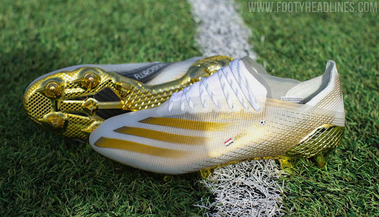 Besondere weiß-goldene Adidas X Ghosted "Mo Salah 100" Fußballschuhe