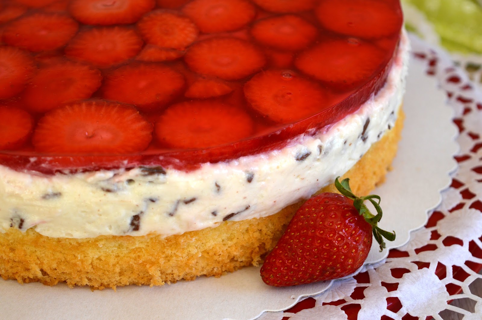 Julias zuckersüße Kuchenwelt: Erdbeer-Stracciatella-Torte