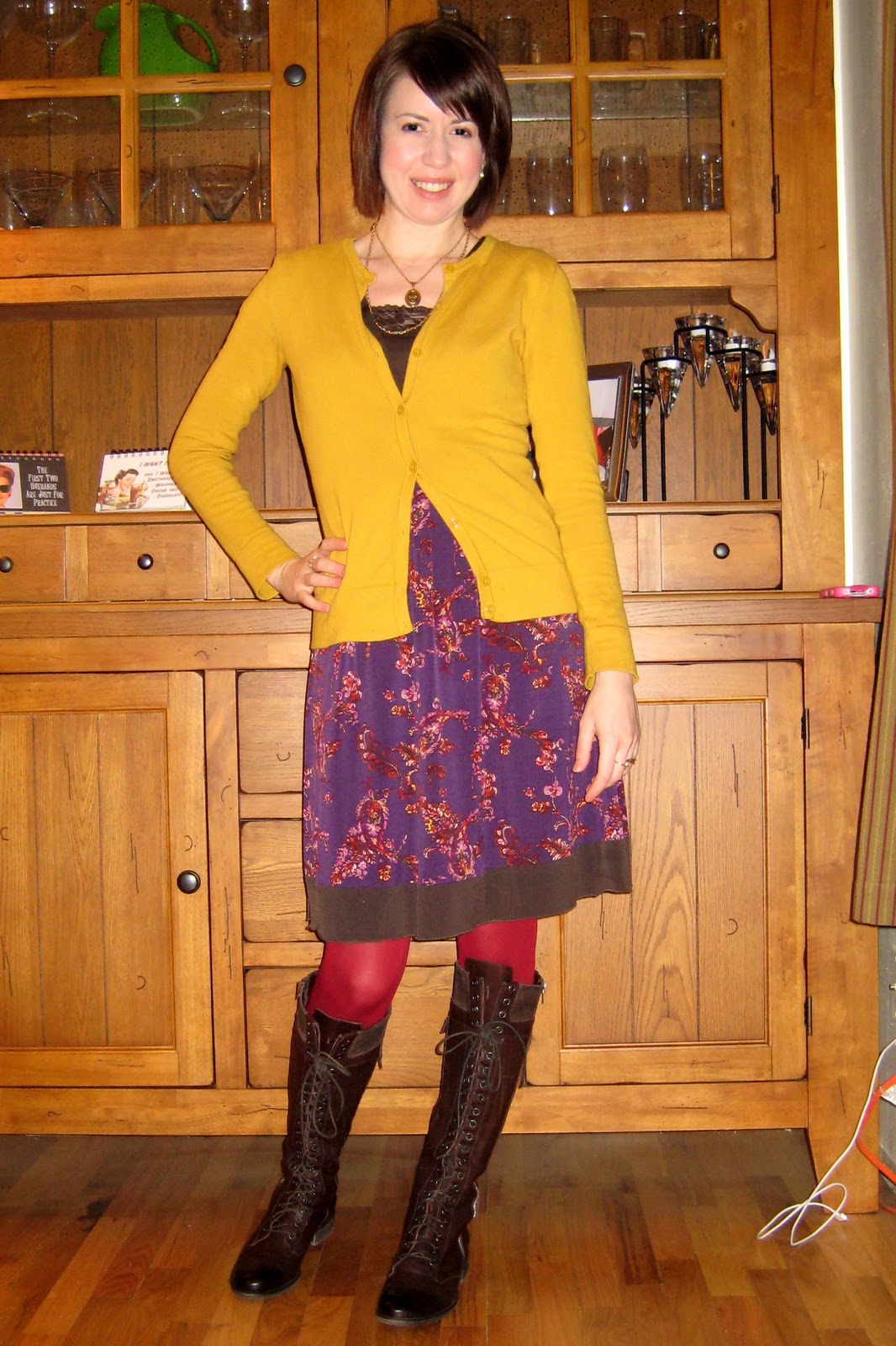 Cardigan girls next door. Cardigan, dress and boots