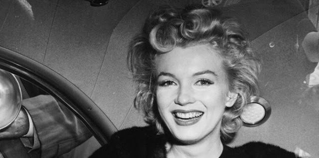 Marilyn Monroe escreveu uma autobiografia cujo título é "My Story", que só foi publicada mais de uma década após a morte dela