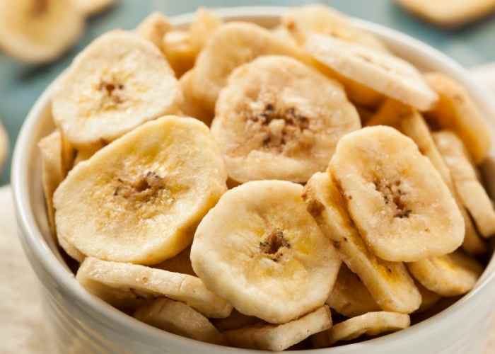 How to Dehydrate Bananas (Oven, Air Fryer, Dehydrator Recipe