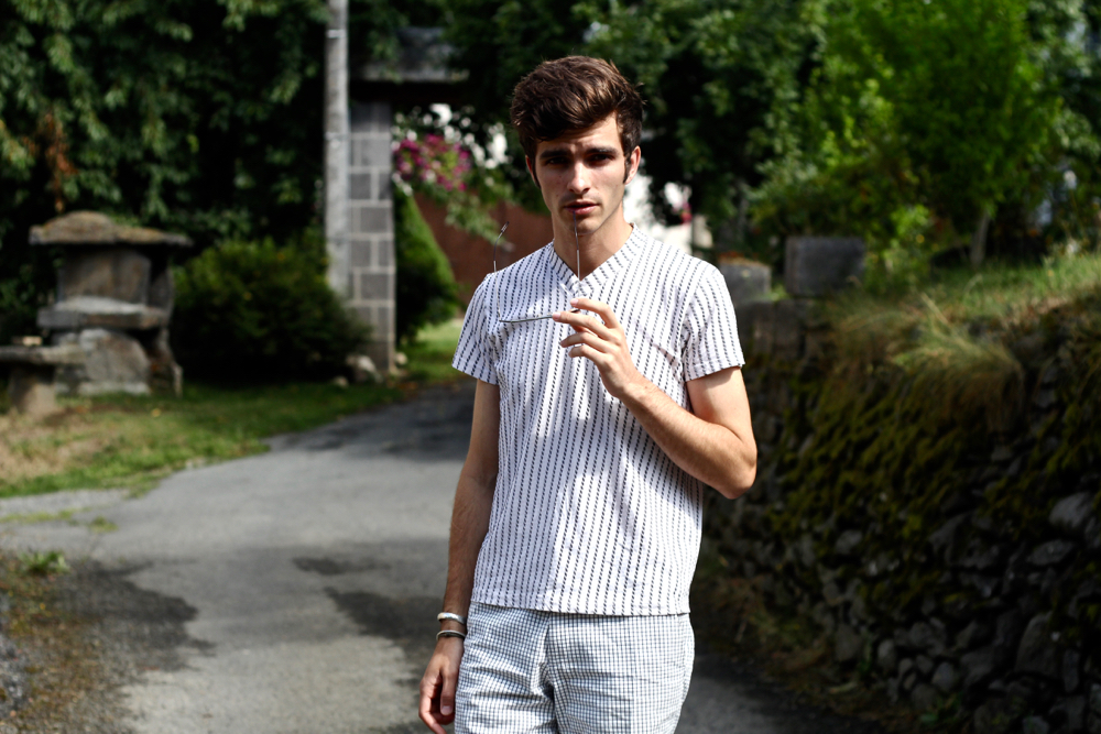 BLOG-MODE-HOMME-VOYAGE-STYLE_auvergne-cantal-saint-flour-vacances-pierre-dior-homme-204S_lunettes-versace-asos-sandales-paris-bordeaux