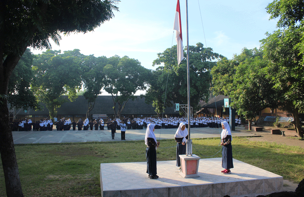 Teks Janji Siswa Pada Upacara Bendera Terkait Teks