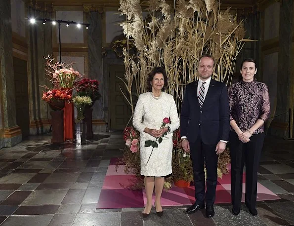 Floral Christmas, flower show, gift, Queen Silvia wears lace dress, pearl necklace, diamond rings