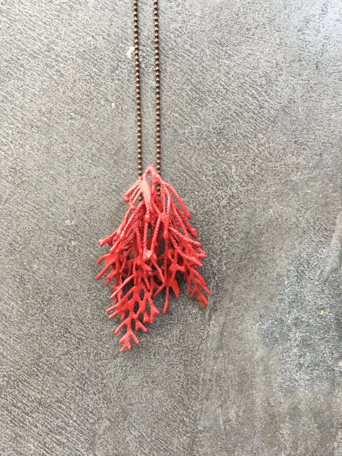 ROJO-NEGRO RED-BLACK / María Sólorzano / Contemporay Jewelry