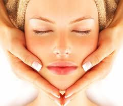 Cara Merawat Wajah Agar Putih dan Bebas Jerawat