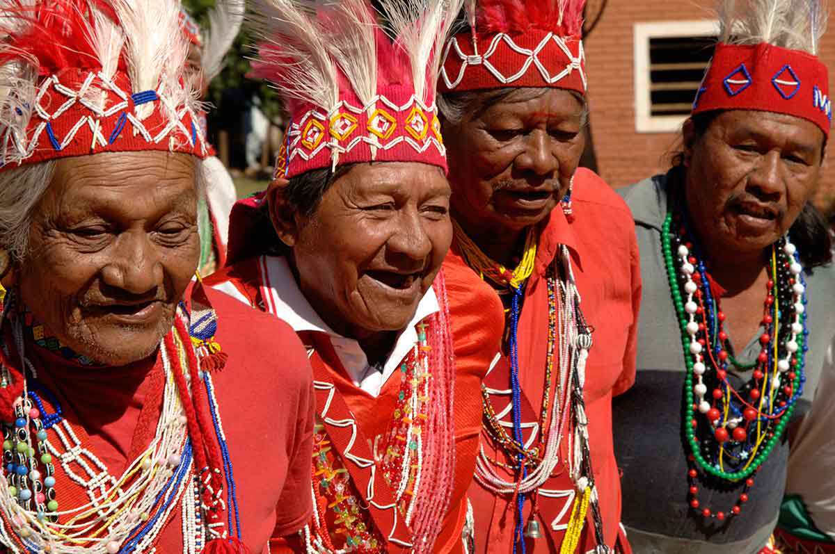 Народы населяющие аргентину их быт. Парагвай люди. Гуарани племя индейцев Южной Америки. Индейцы Парагвая. Индейцы Уругвая.