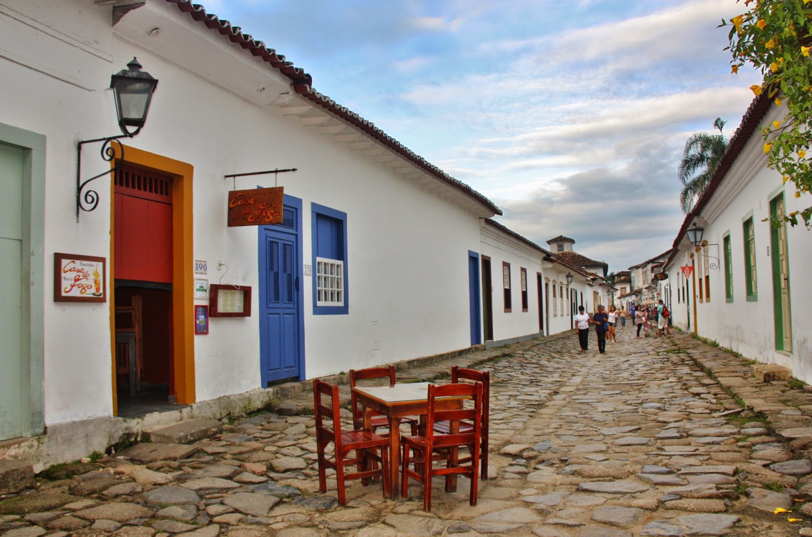 Calçamento em pé de moleque Calçadas em pedra de Paraty