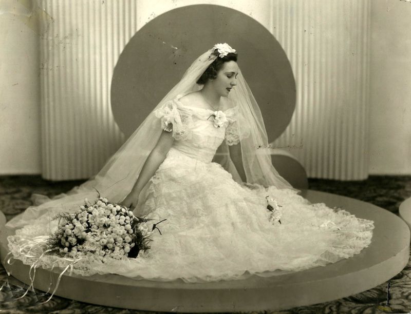 wedding dress 30s