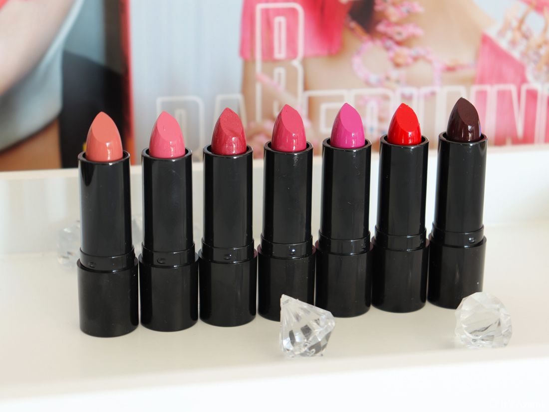 Poundland Make Up Gallery Makeup Products - Pout Matters Matt Lip Colour Liquid Matte - All About the Pout Colour Moisture Lipstick - Pout it out Lip Liner Review & Swatches Avis - Paris London Makeup Artist Beauty Blogger Youtuber Poundland Make Up Gallery Makeup Products - Pout Matters Matt Lip Colour Liquid Matte - All About the Pout Colour Moisture Lipstick - Pout it out Lip Liner Review & Swatches Avis - Paris London Makeup Artist Beauty Blogger Youtuber