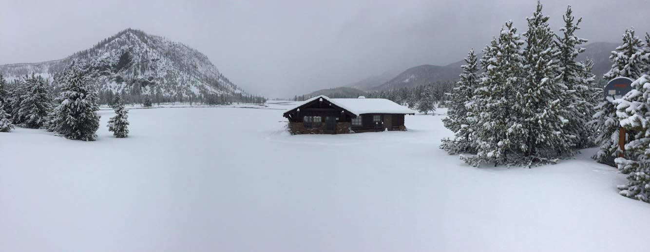 Sweethearts Of The West Christmas in Yellowstone