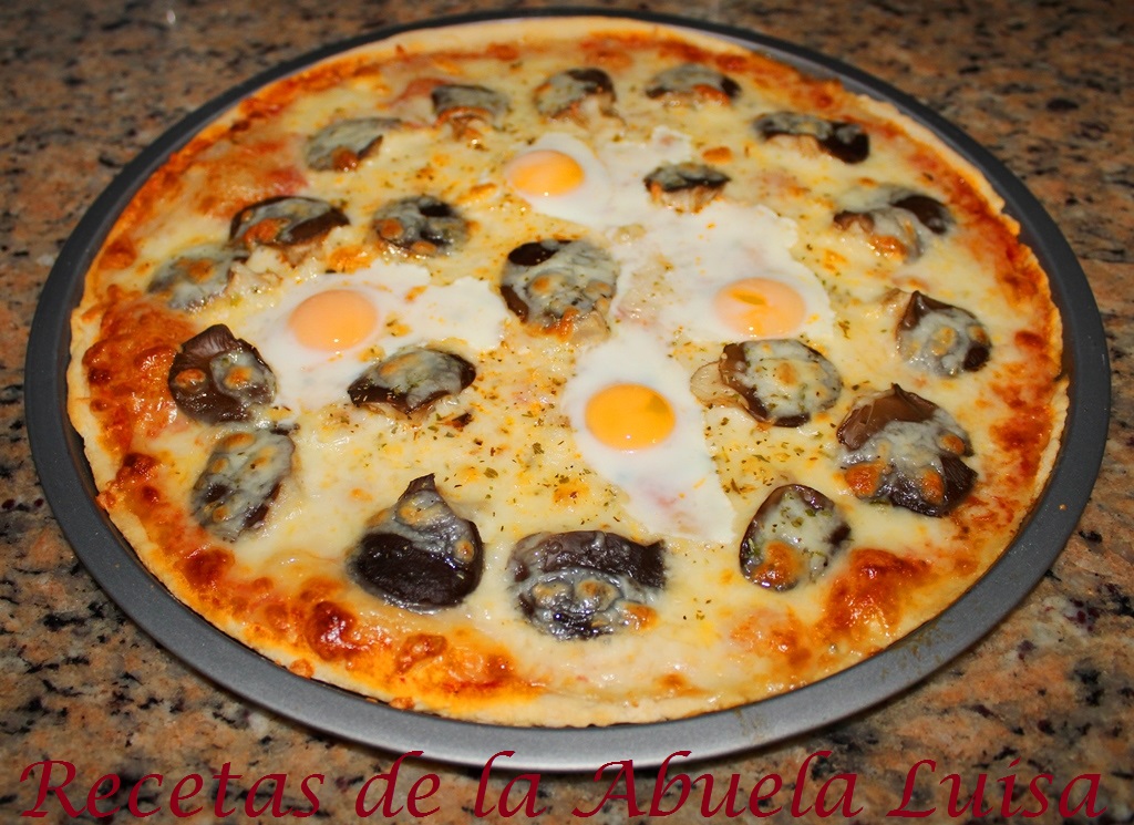 PIZZA DE SETAS Y HUEVOS DE CODORNIZ Recetas de la Abuela Luisa