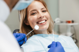 Mengintip Alasan Kenapa Harus Merawat Gigi Anda di Klinik OMDC