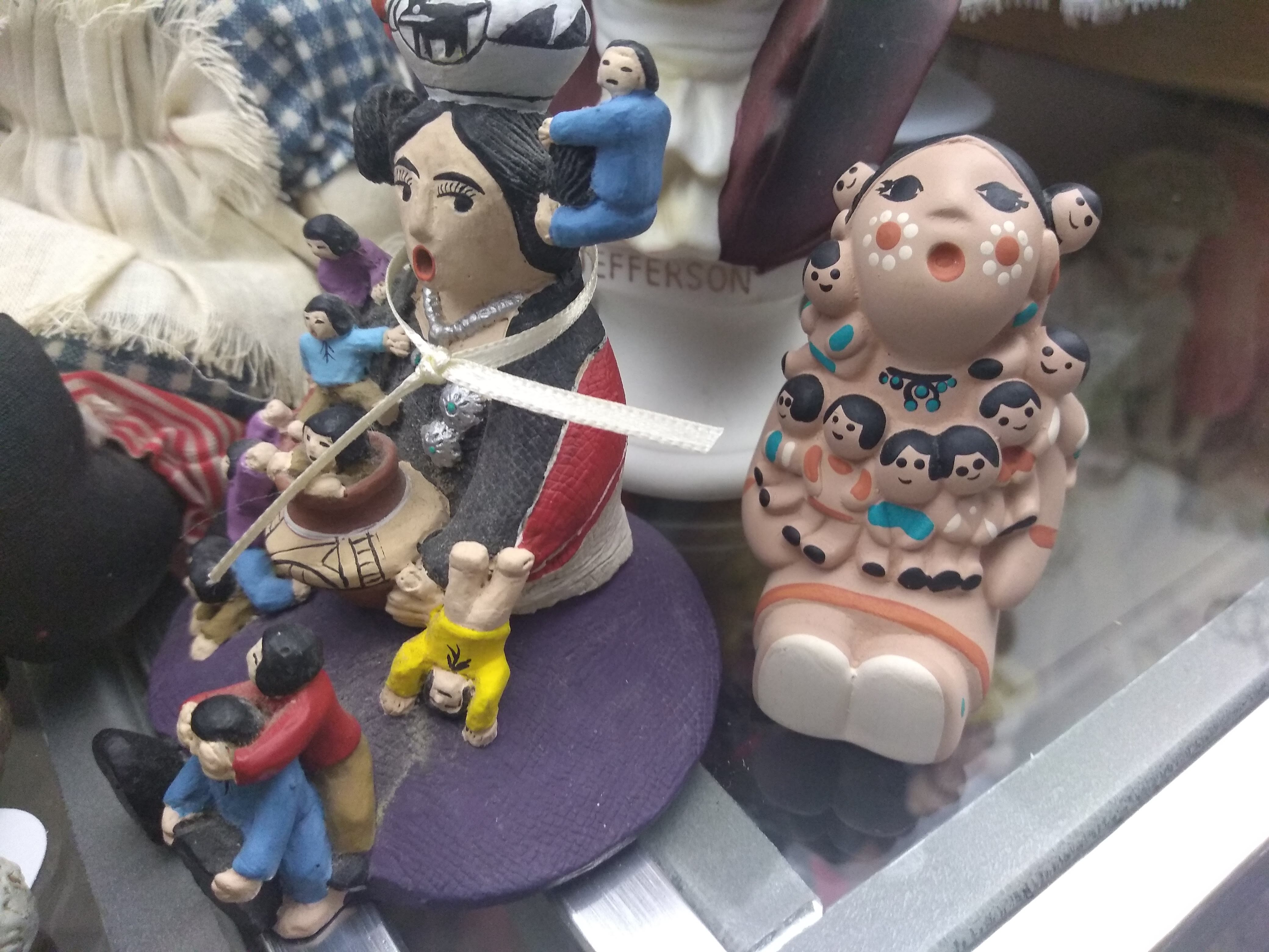 Museo de la muñeca del Dr. E American Doll and Toy Museum Preview