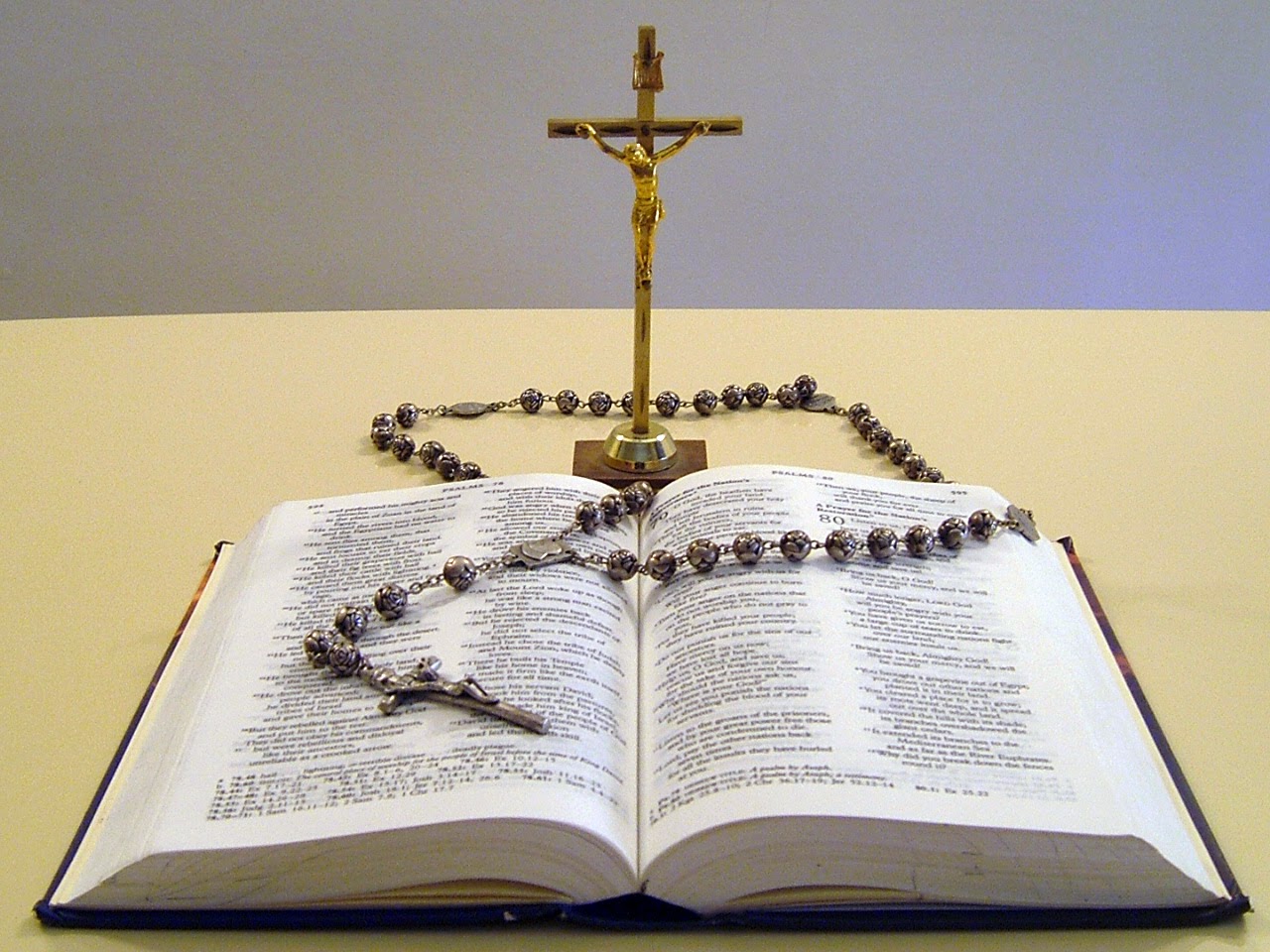 A diferença entre cristão e religioso O VERBO A diferença entre cristão e religioso O VERBO