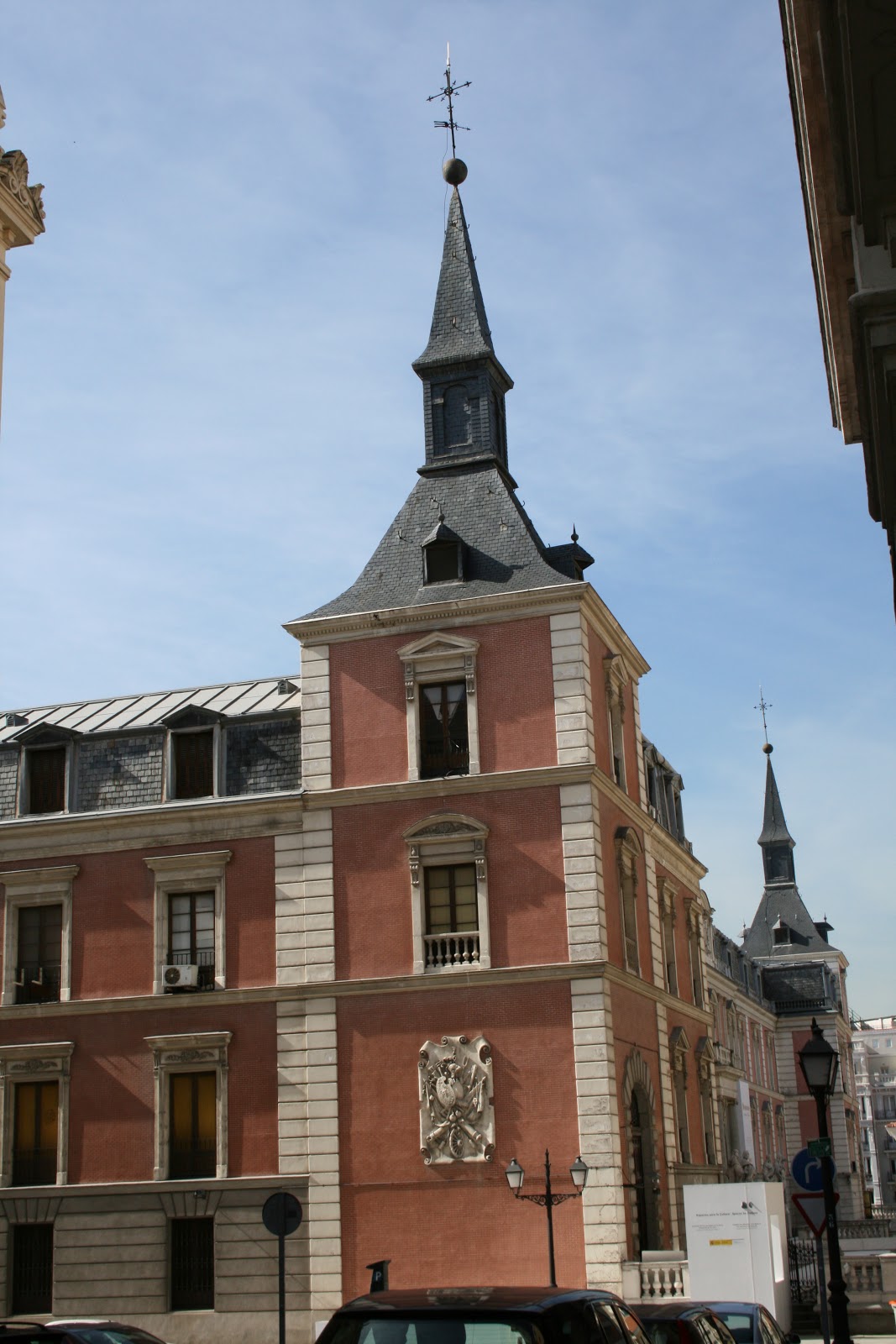 http://1.bp.blogspot.com/-7q_phEJrw5g/UJ02CDt_MqI/AAAAAAAALBo/J74S1EBR2c0/s1600/MADRID.RESTOS+DEL+PALACIO+DE+FELIPE+IV+EL+BUEN+RETIRO.ANTIGUO+MUSEO+DEL+EJERCITO.jpg