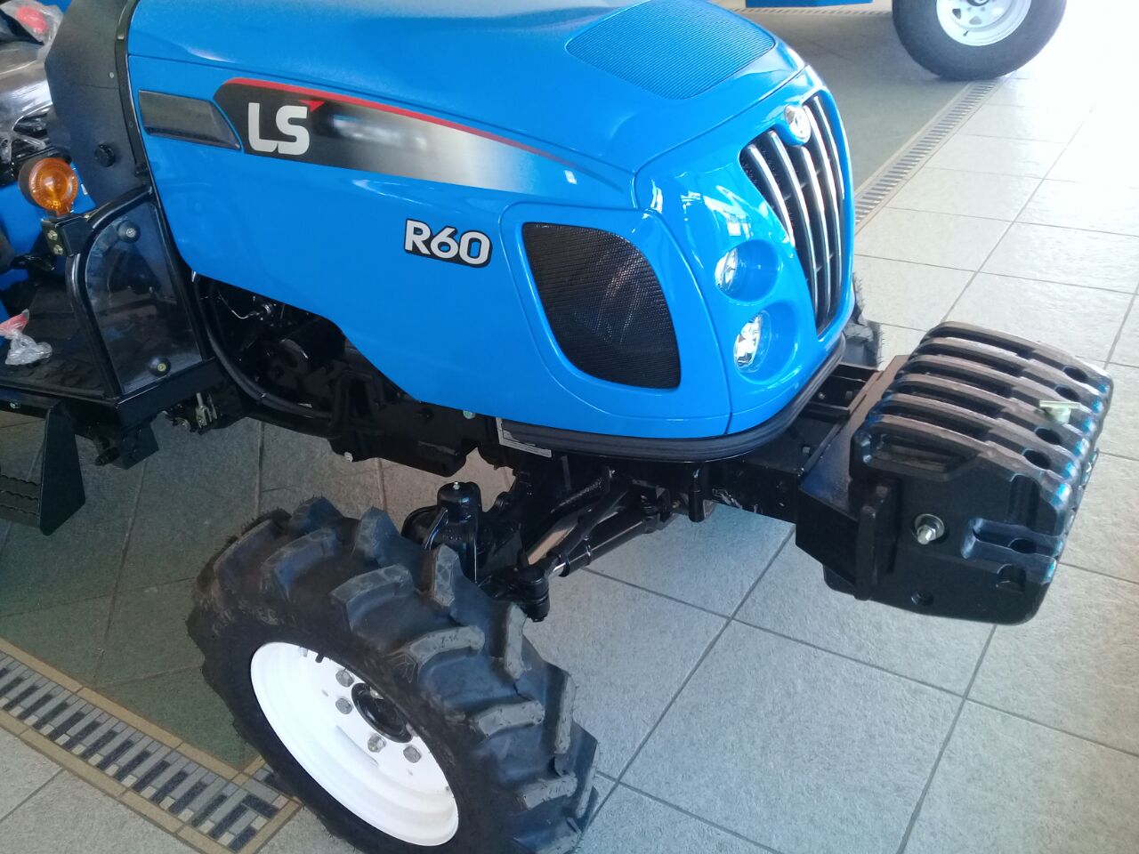 MAQUINARIA AGRICOLA INDUSTRIAL: Tractor LS R60 Huertero, NUEVO, 60hp ...