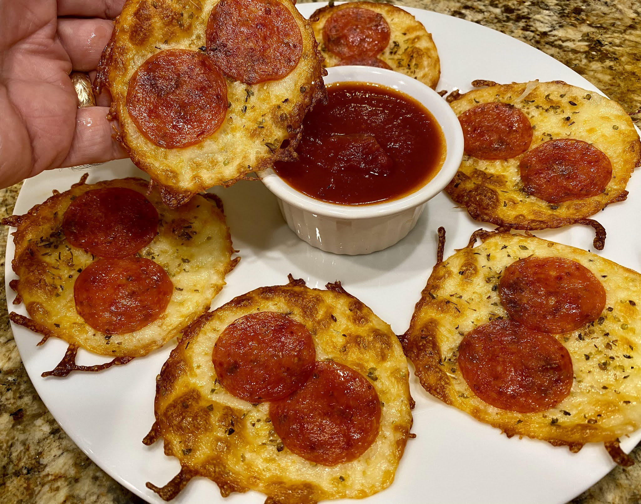 GREAT EATS HAWAII PEPPERONI CHEESE CRISPS
