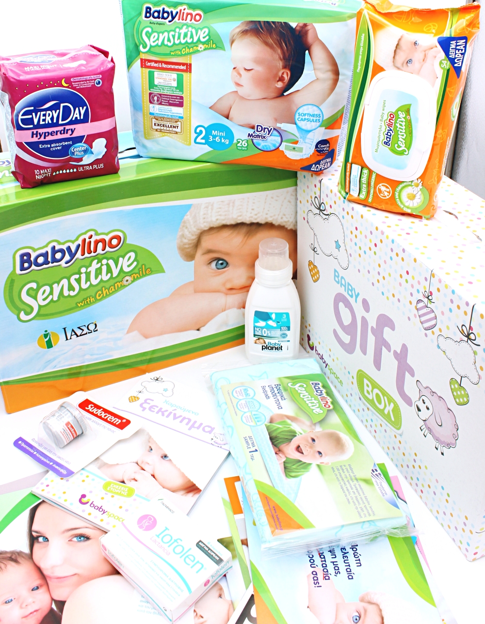 Newborn Baby Essentials the most important things to start with GLAM