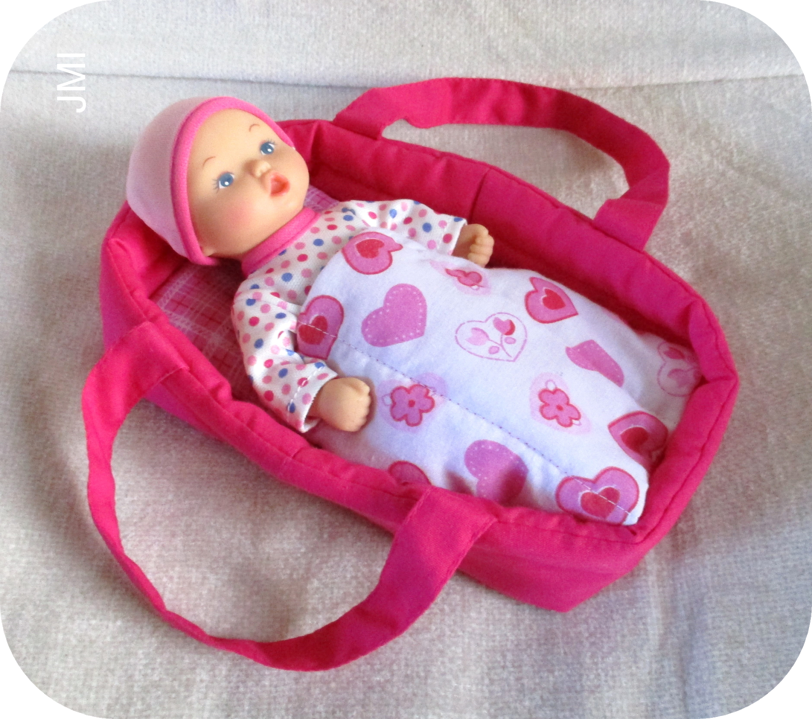 Crafting for Shoeboxes How to make a Carry Cot for a Mini Baby Doll