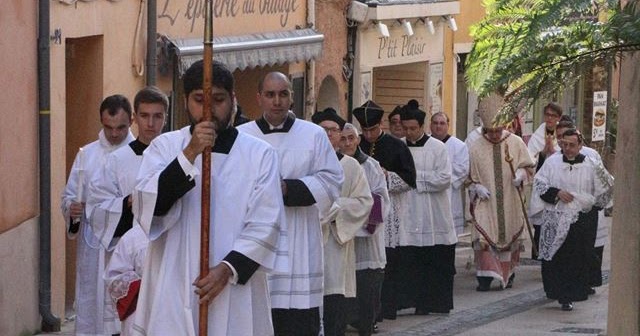 New Liturgical Movement: Subdiaconal Ordination in Fréjus-Toulon