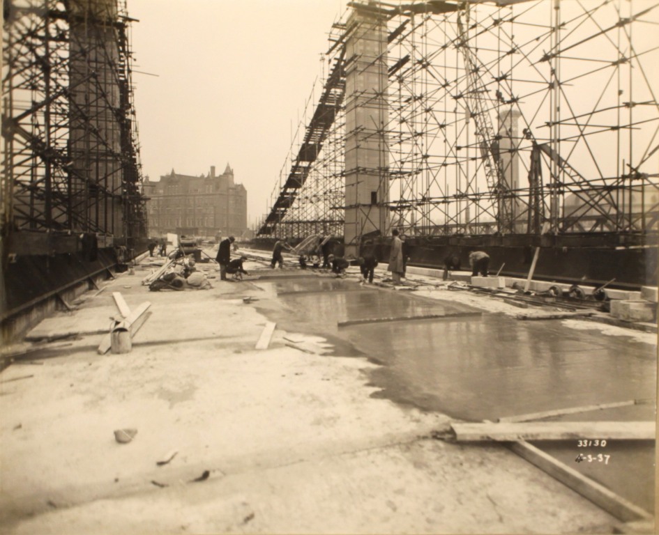 Building the Chelsea Bridge, 1936 ~ vintage everyday