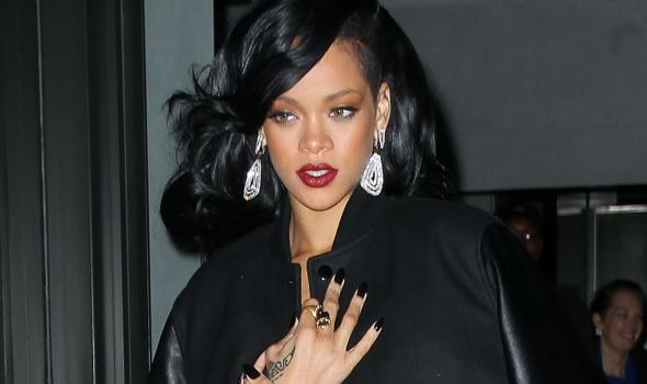 celebrity boa: Rihanna Stars In The 