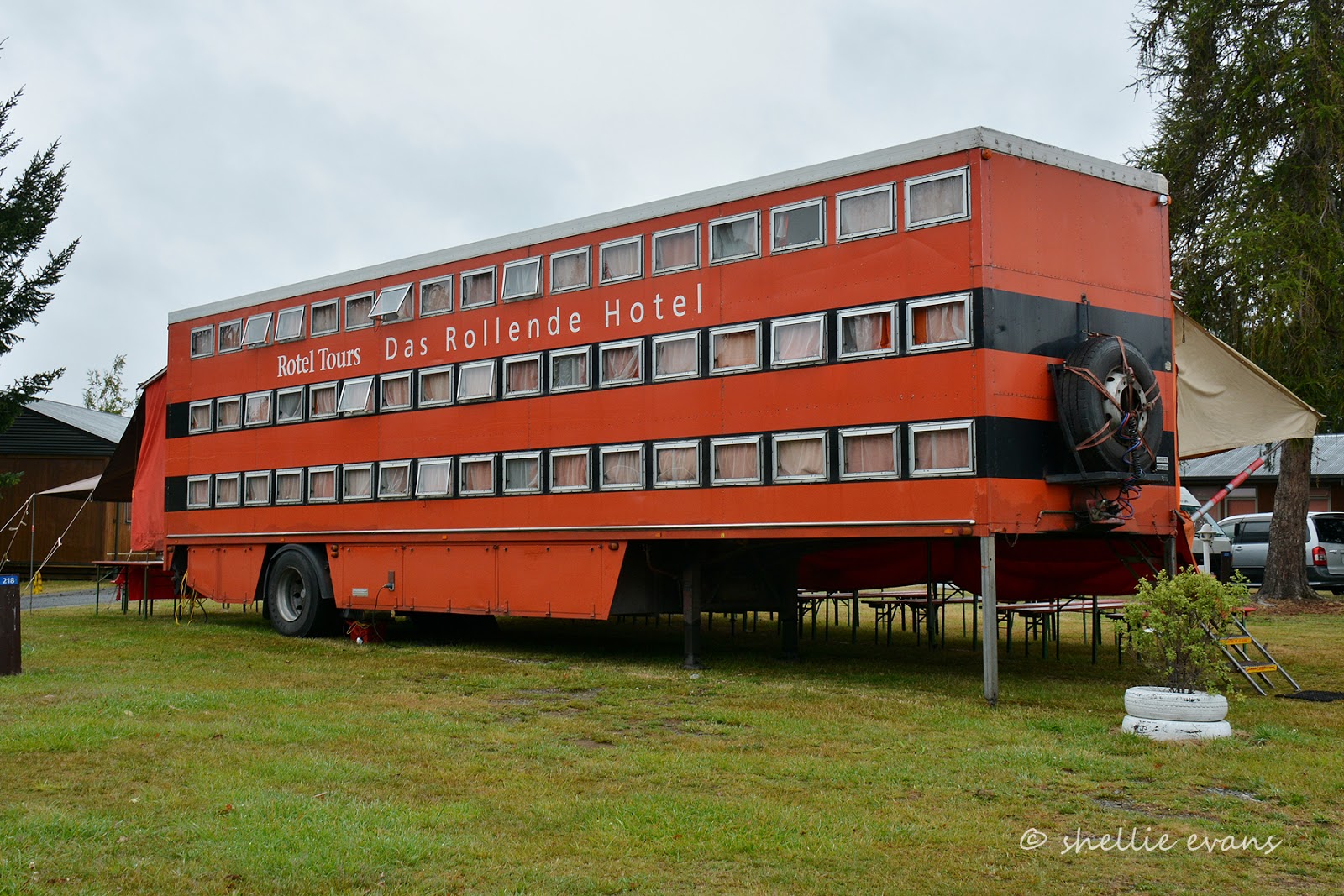 Two Go Tiki Touring Roving Rotel