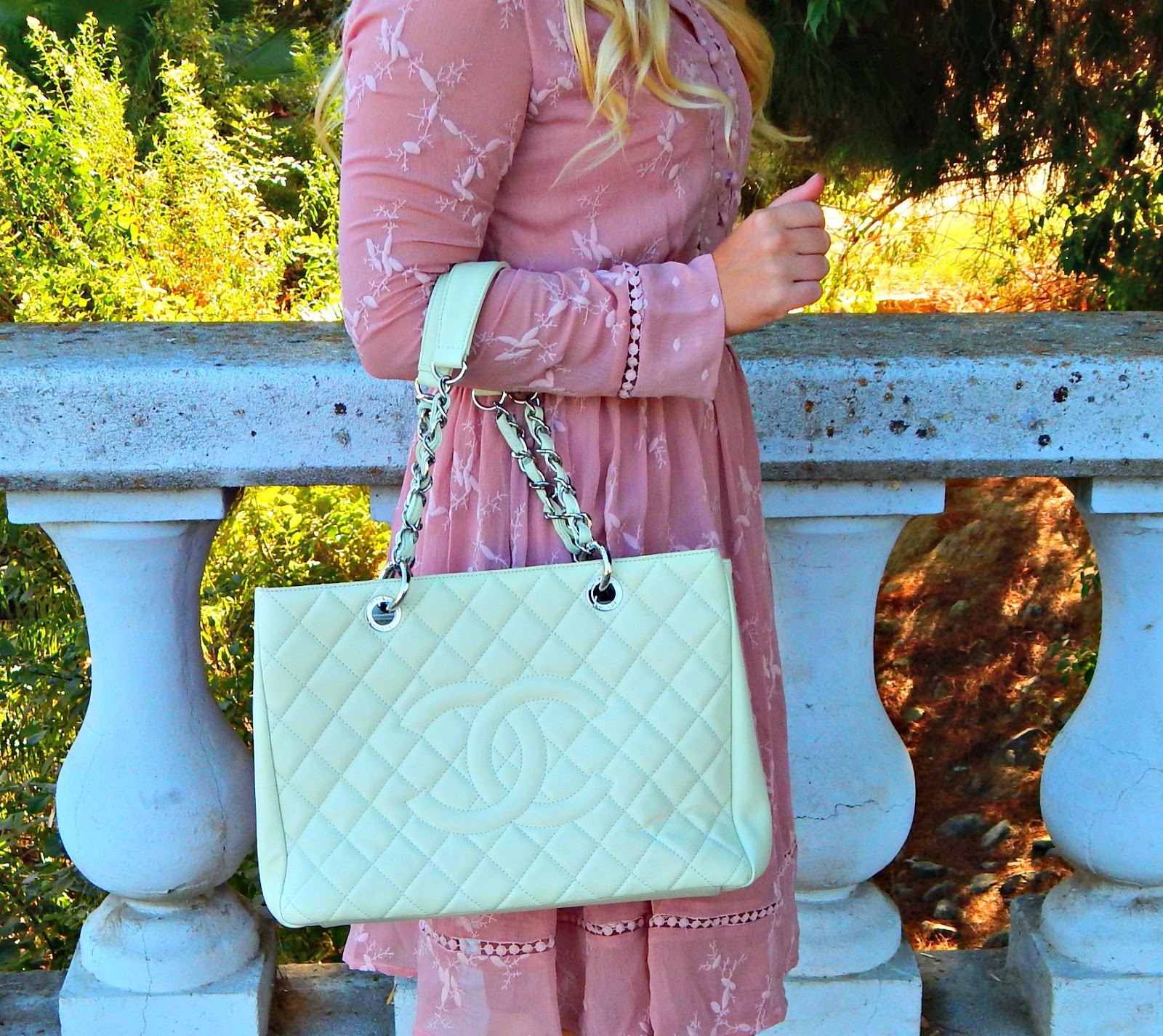 Trendlee Review: Pre-Owned Luxury Handbag - Lizzie in Lace