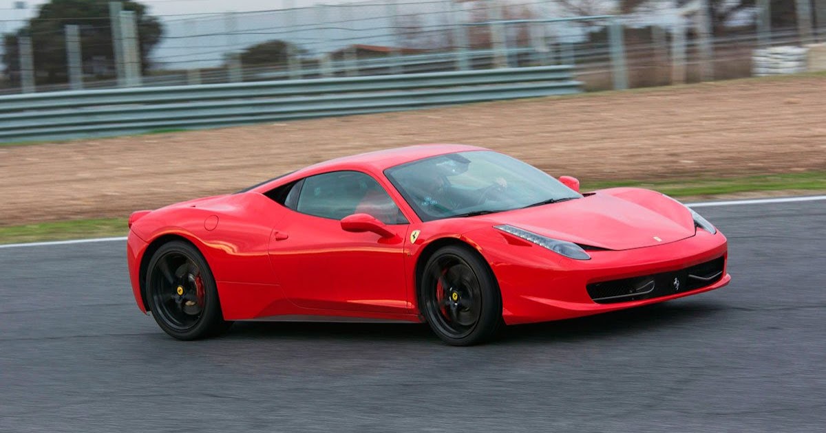Феррари 458 Italia сзади