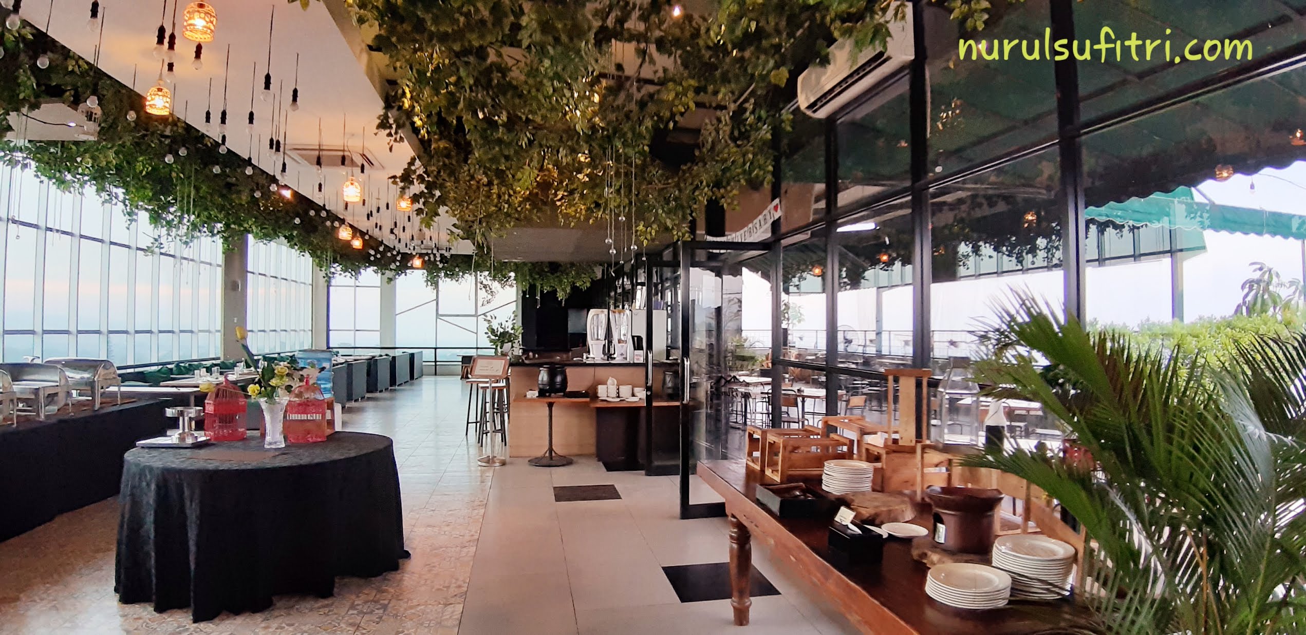 tre monti sky lounge restaurant kuliner tempat makan romantis yang hits di kota bogor nurul sufitri travel lifestyle blogger review