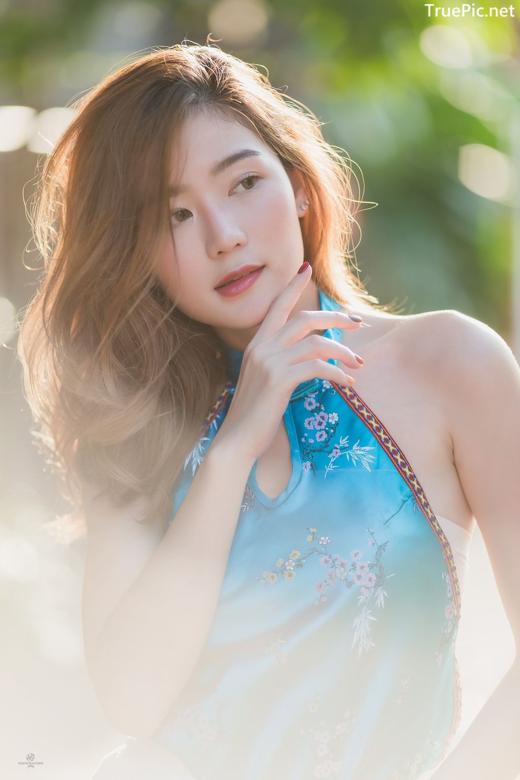 Image-Thailand-Beautiful-Girl-Pattaravadee-Boonmeesup-Blue-Chinese-Traditional-Undershirt-TruePic.net- Picture-8