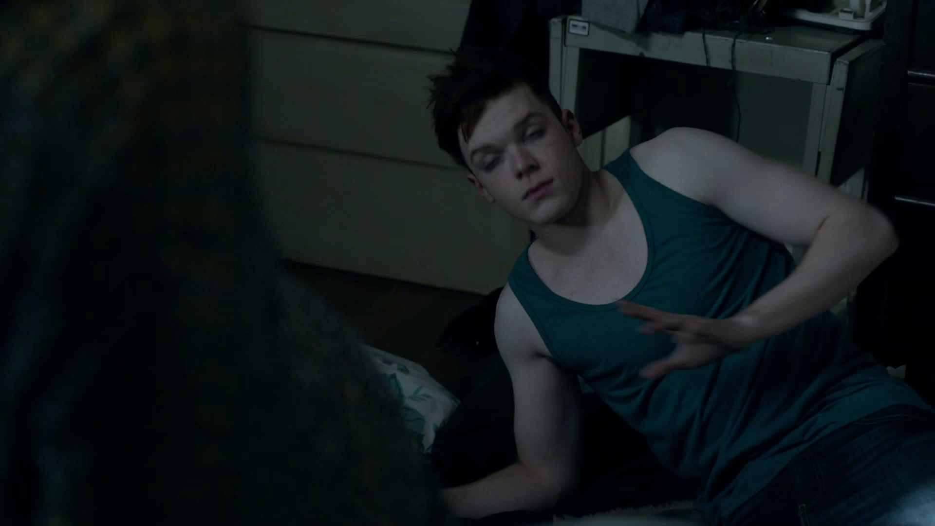 ausCAPS: Cameron Monaghan nude in Shameless 4-08 "Hope Springs Paternal"
