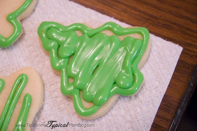 How to fill a cookie with royal icing