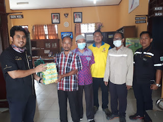 Pertamina MOR I TBBM Depot Dumai Serahkan Ribuan Masker di Bukit Batrem 