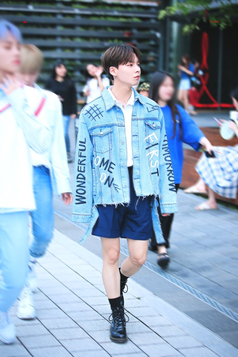 갑자기 마추친 프듀시절 모습에 디원스 우진영 반응ㅋㅋ | 인스티즈