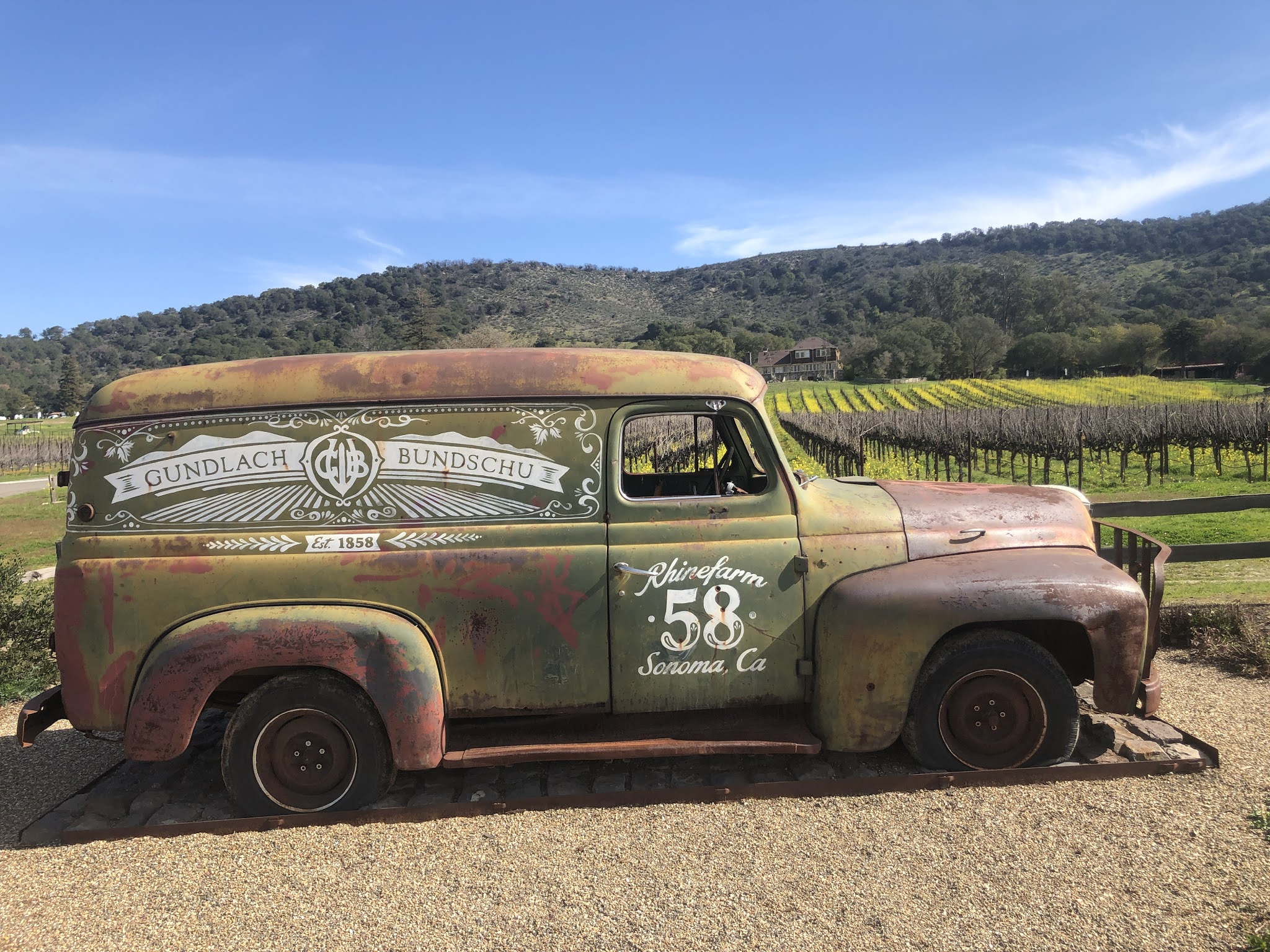 Mike's Green Grass, Corks and Forks Gundlach Bundschu 1858 California