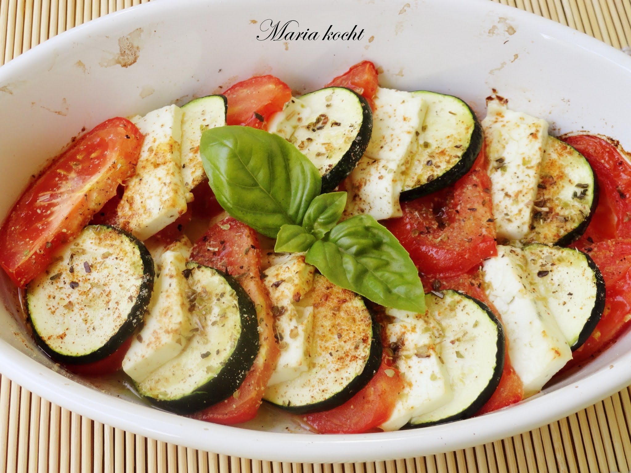 Maria kocht: Tomaten-Zucchini mit Feta aus dem Ofen / Paradicsomos ...